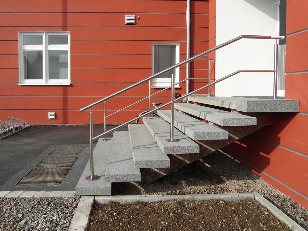 Stufenplatten Firmen-Eingang